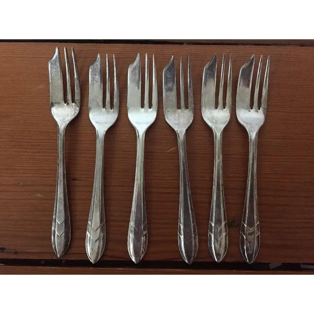 Lot 17 pc Vintage Mixed Sheffield England WM Rogers Hilton Silverplate Flatware